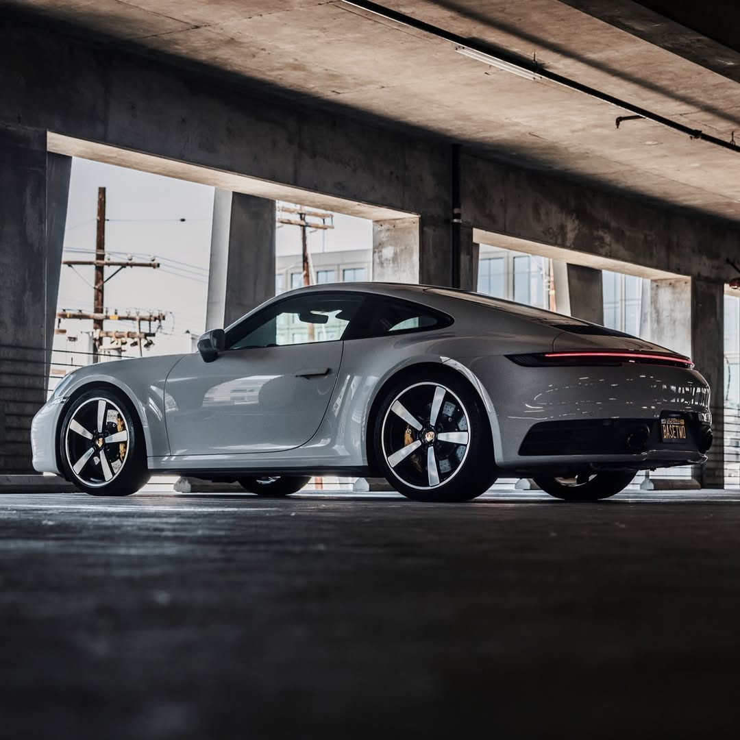 2021 Porsche 911 Carrera