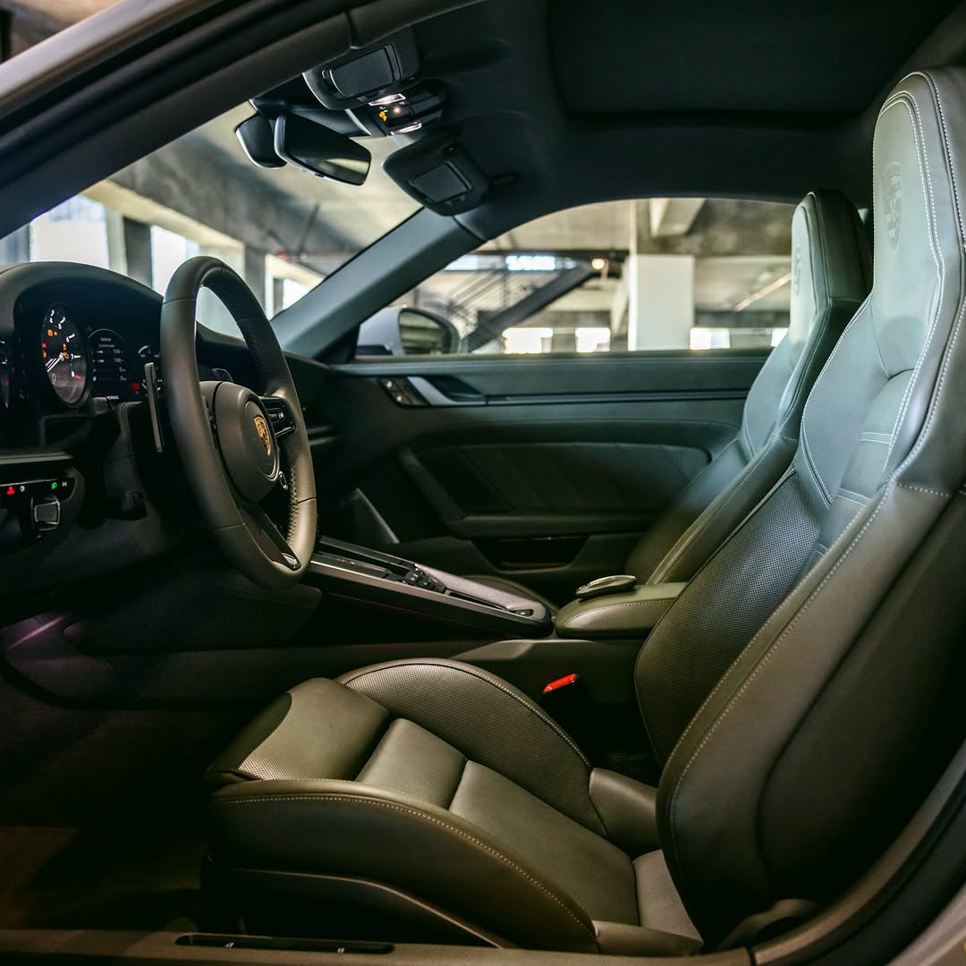 2021 Porsche 911 Carrera