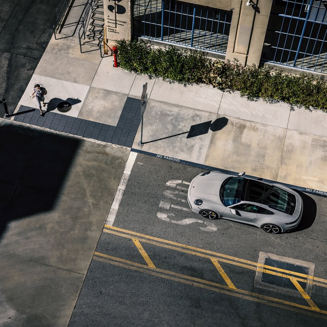 2021 Porsche 911 Carrera