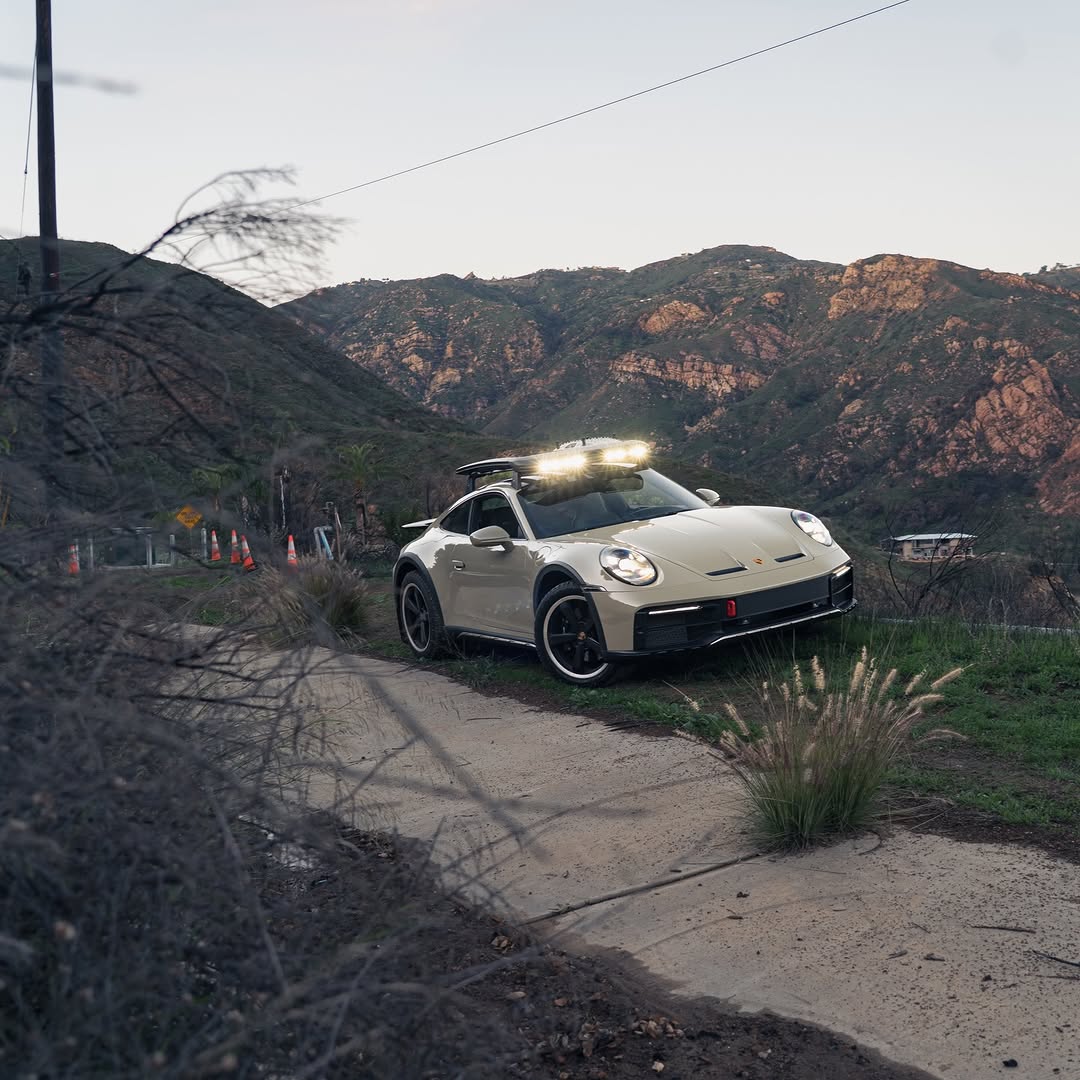 2024 Porsche 911 Dakar
