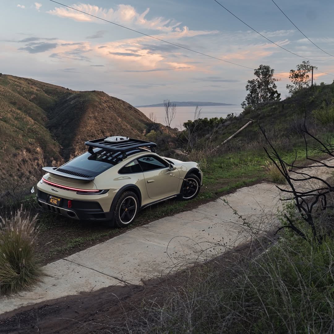 2024 Porsche 911 Dakar