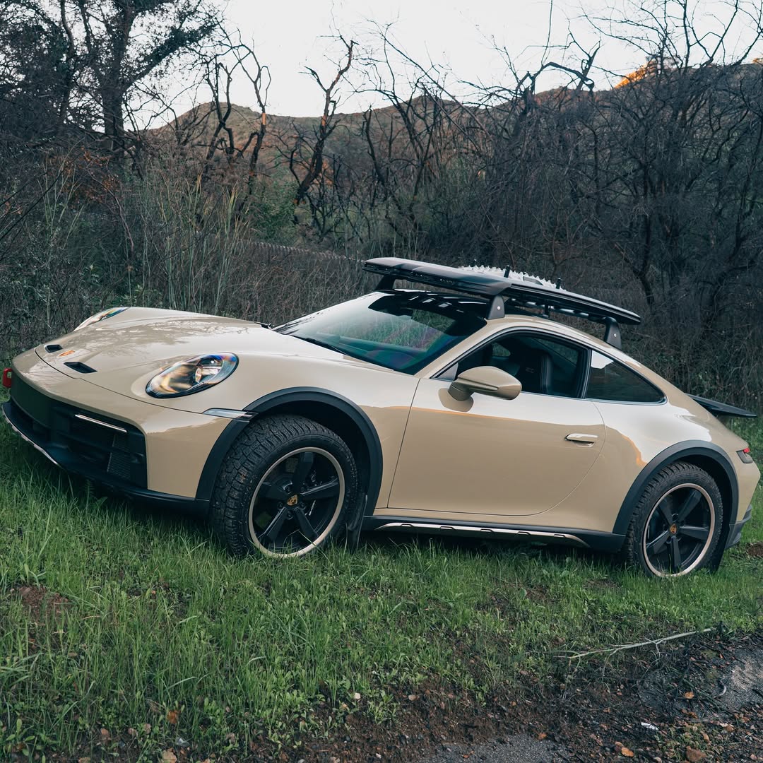 2024 Porsche 911 Dakar