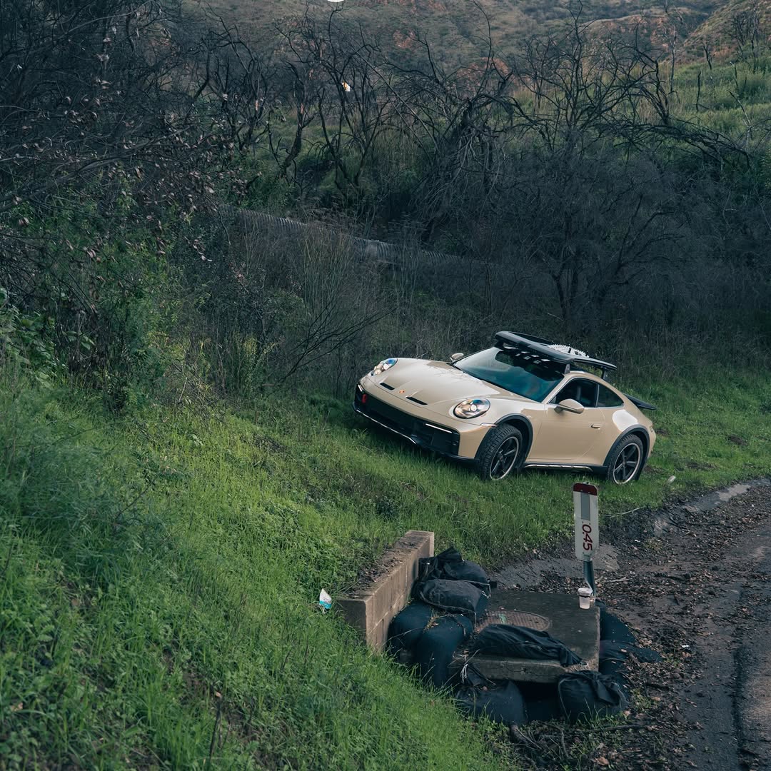 2024 Porsche 911 Dakar
