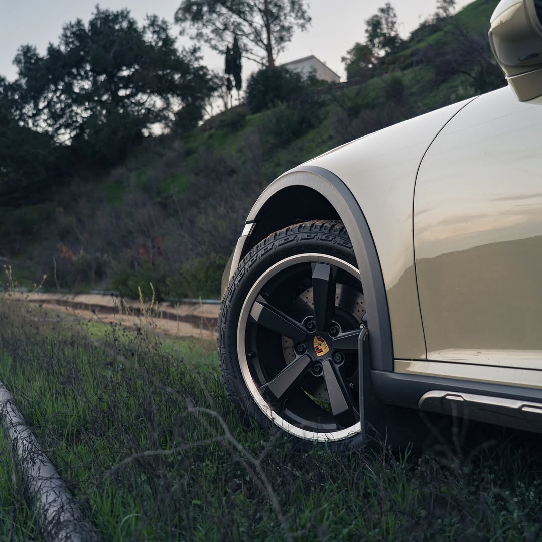 2024 Porsche 911 Dakar